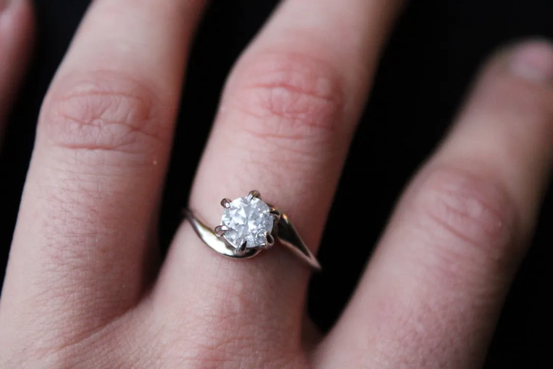 18K White Gold and Diamond Swirl Ring