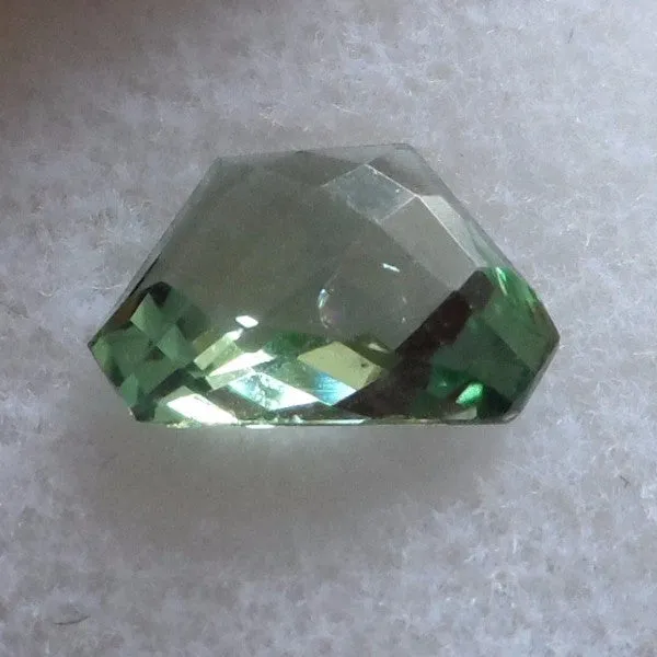 2.06 CTS. LEAF GREEN COLOR CUSTOM 'KITE' CUT MONTANA SAPPHIRE