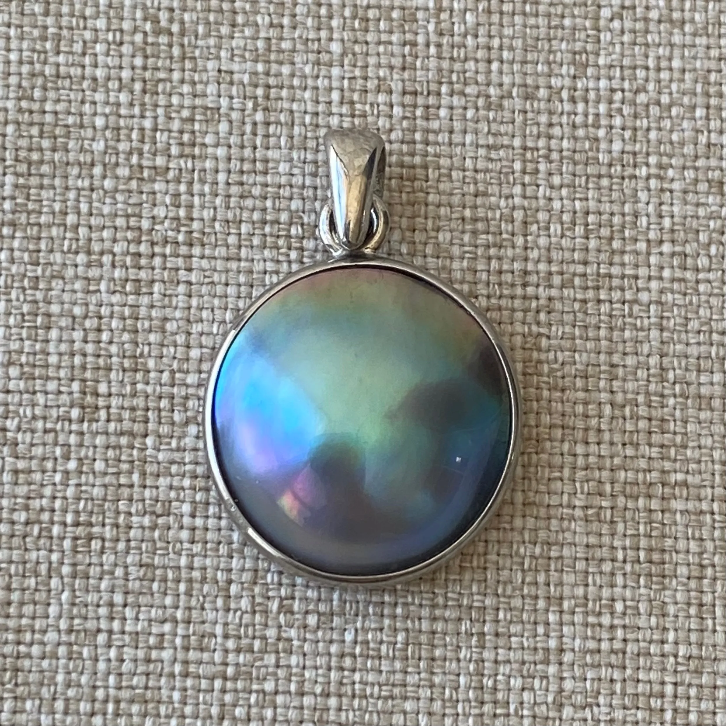 Blue rainbow Cortez Mabe Pearl Pendant in 14K White Gold