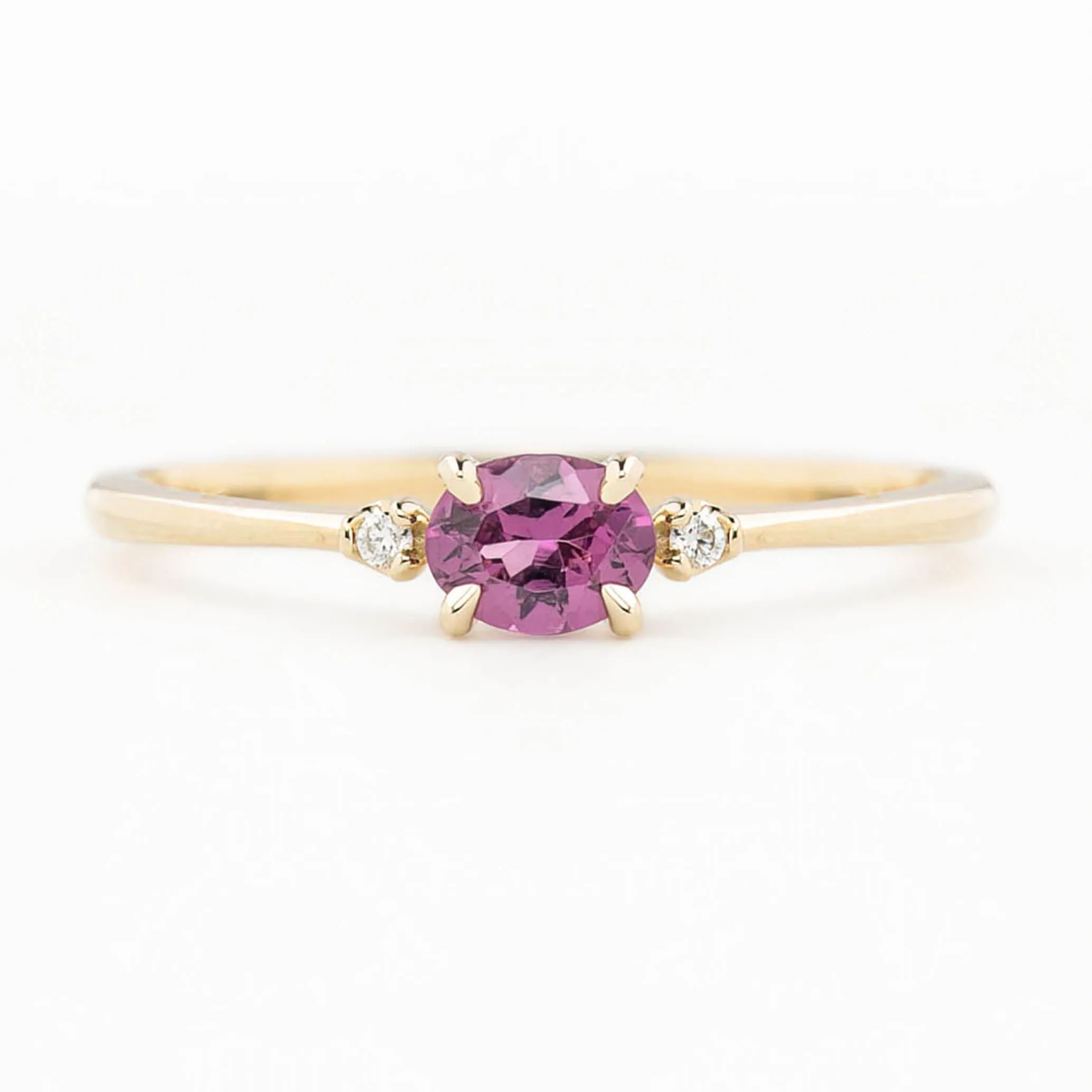 Emilie Ring 5mm 0.45ct Pink Umba Sapphire 14K Yellow Gold