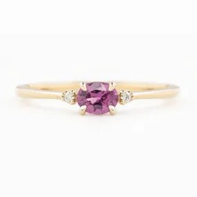 Emilie Ring 5mm 0.45ct Pink Umba Sapphire 14K Yellow Gold