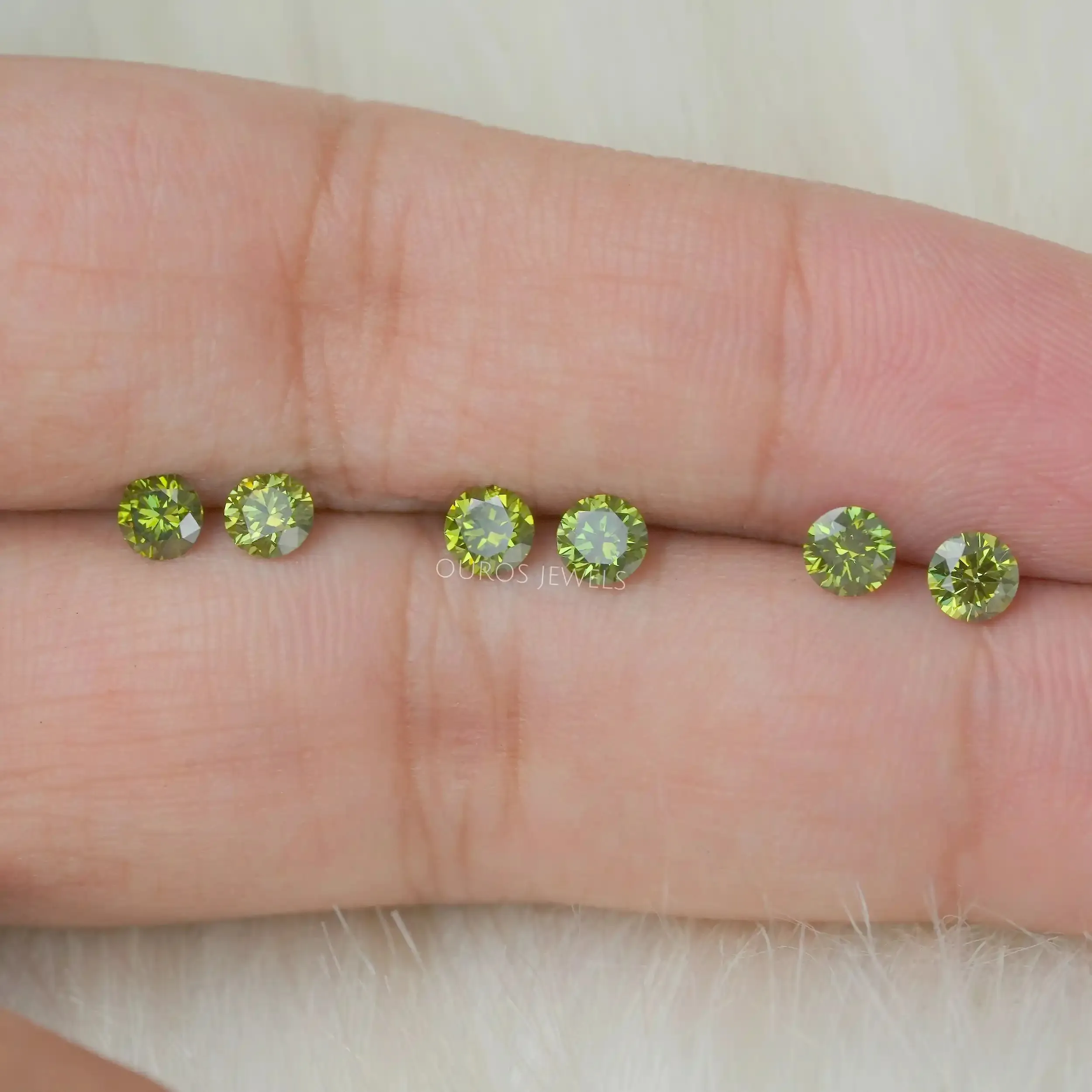 Green Round Cut Lab Grown Diamond