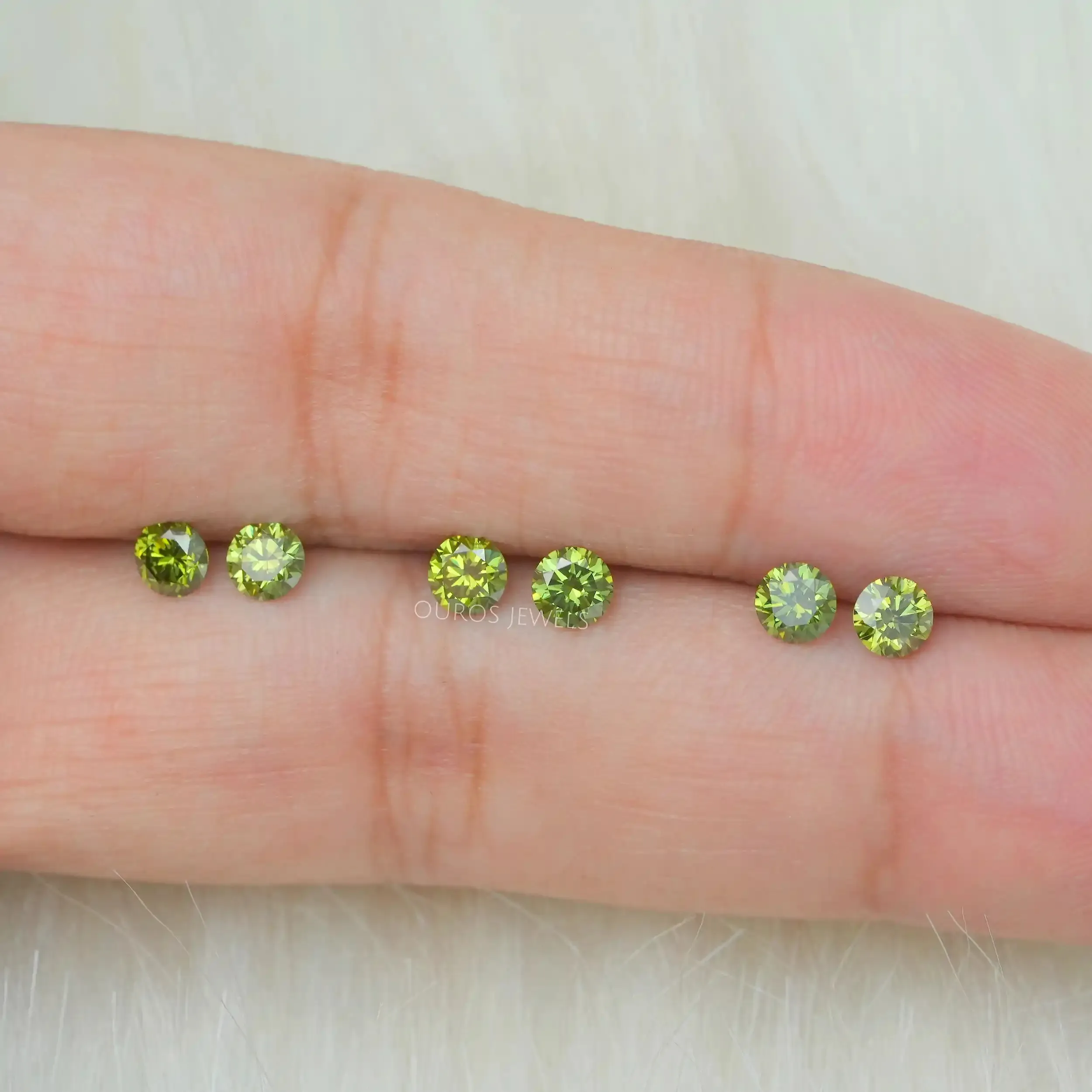 Green Round Cut Lab Grown Diamond