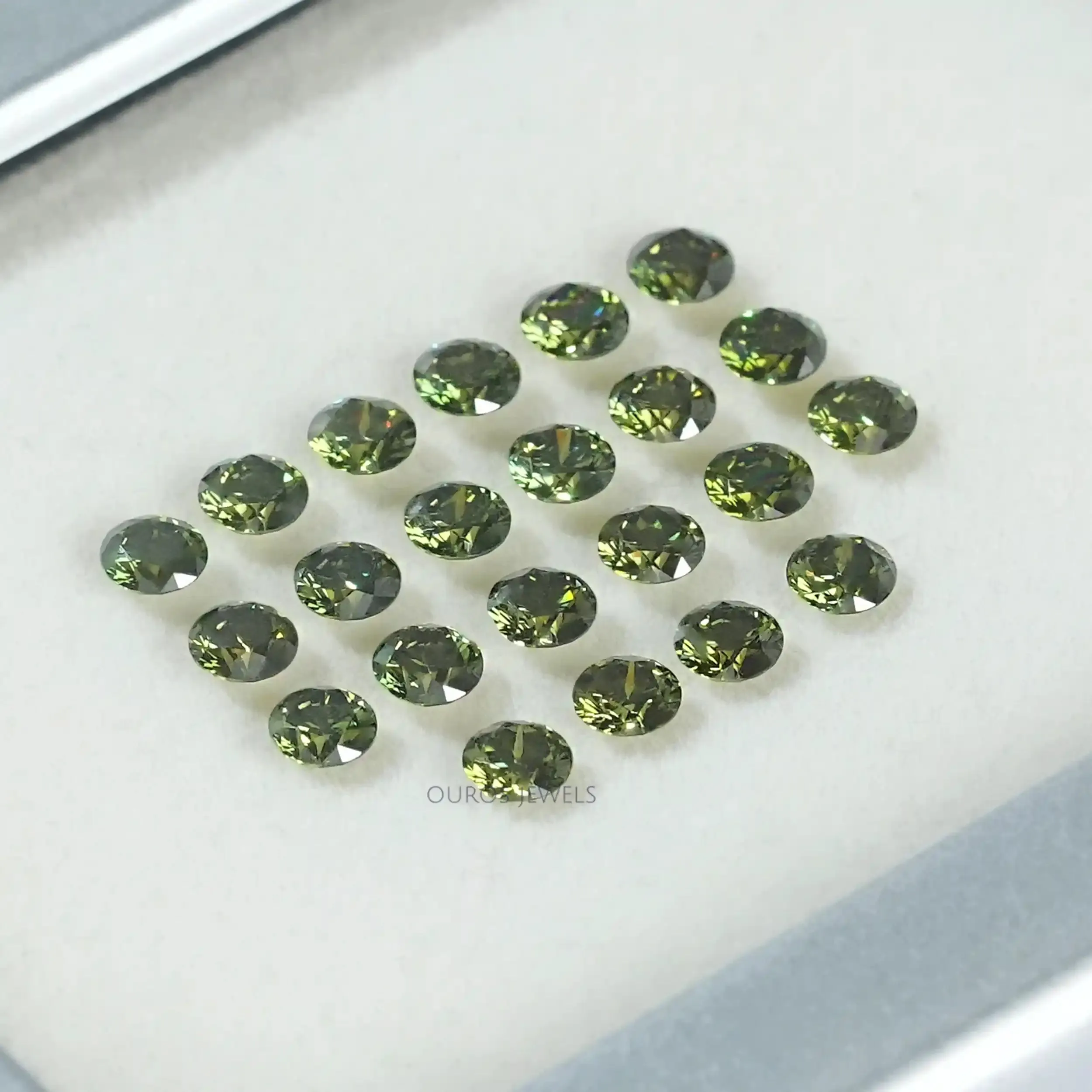 Green Round Cut Lab Grown Diamond