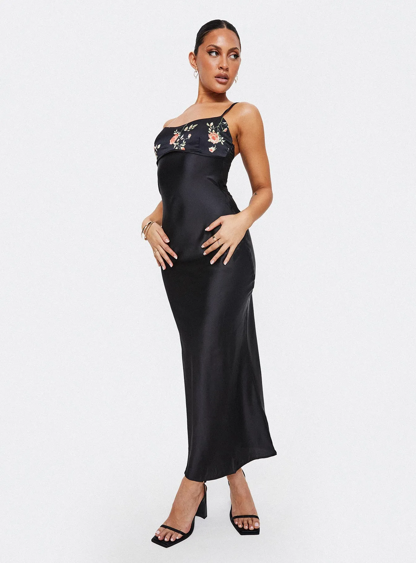 Larver Maxi Dress Black