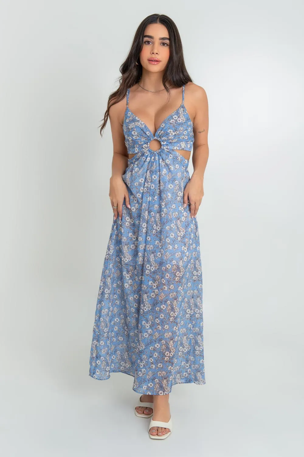 Maxi vestido floral escote v con plisados argolla