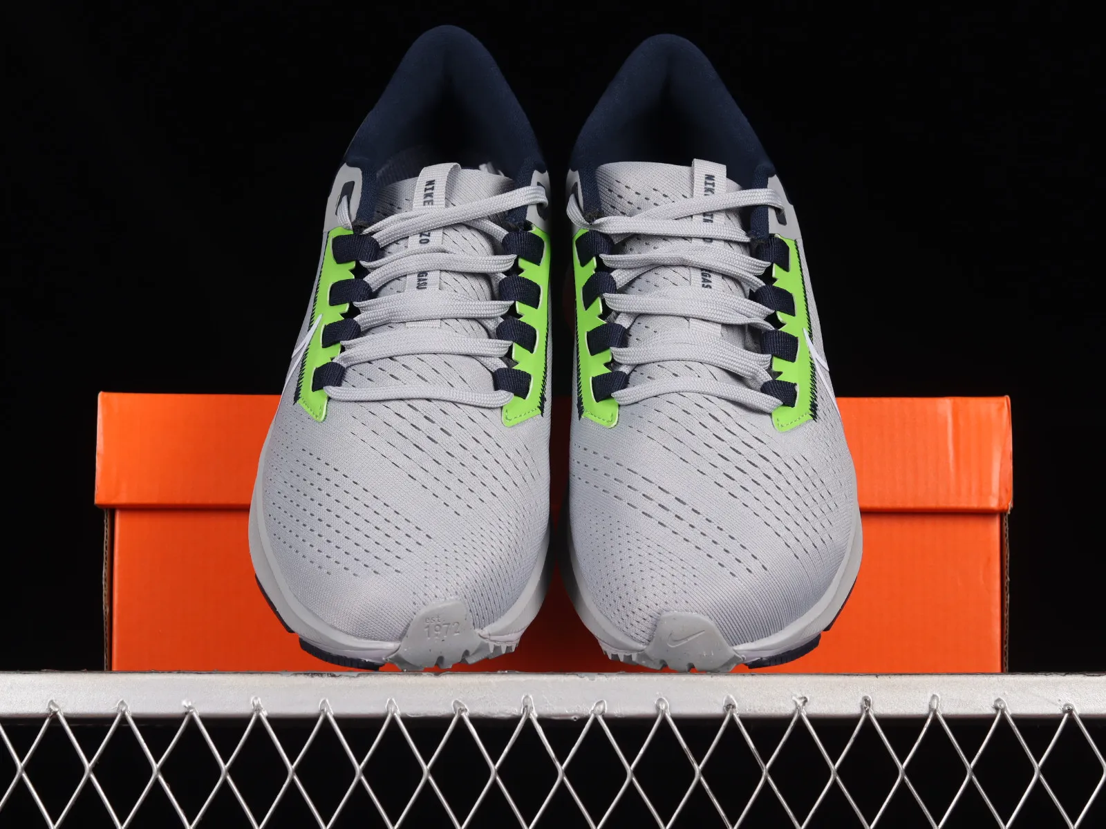 Nike Air Zoom Pegasus 38 Seattle Seahawks Wolf Grey College Navy Action Green DJ0854-001