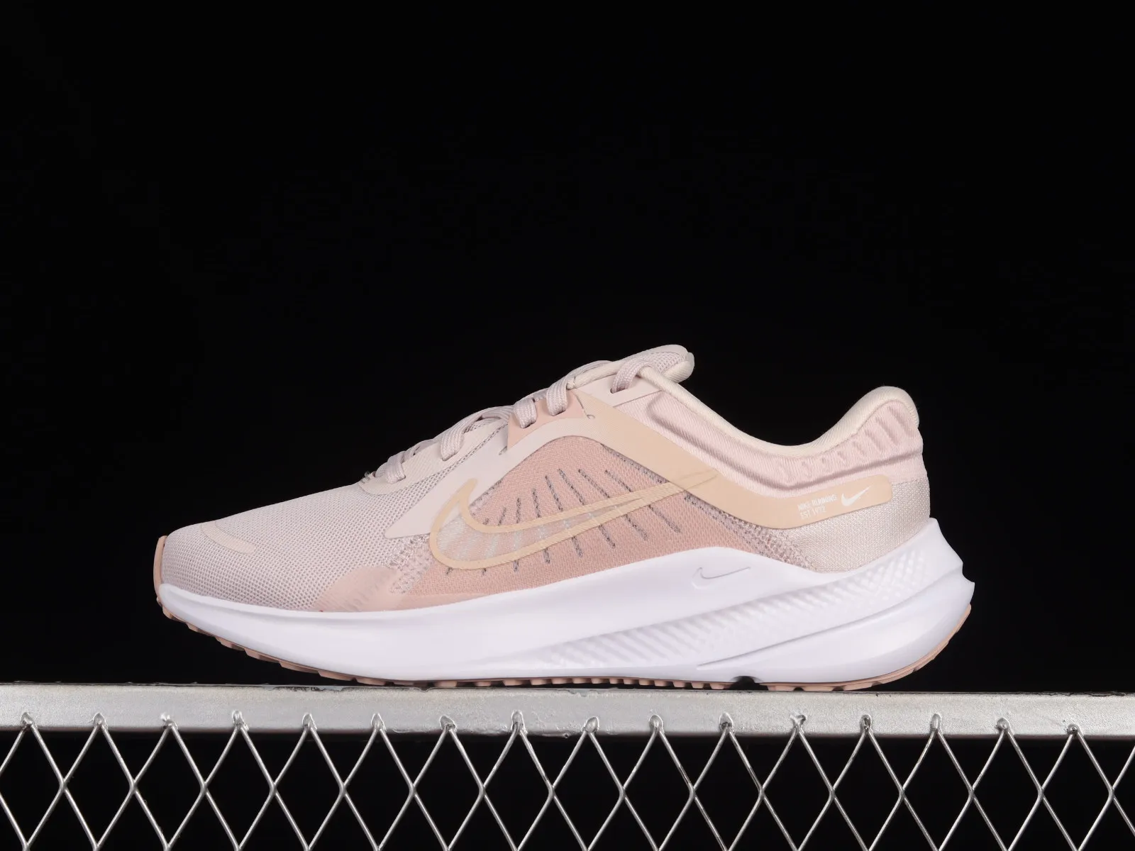 Nike Quest 5 Barely Rose Pink White DD9291-600