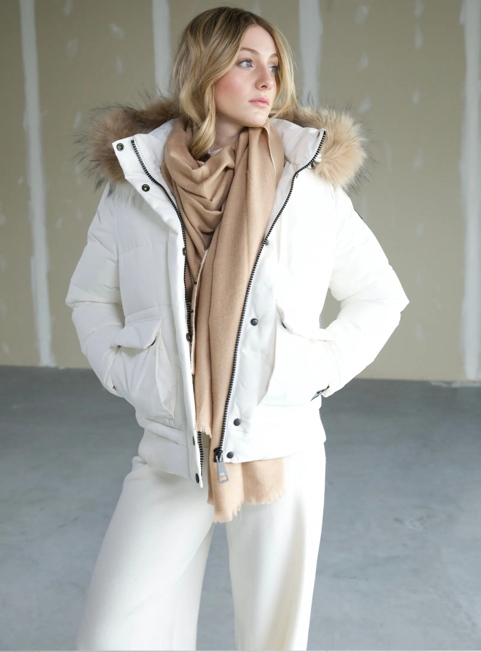 OVALIA | Removable Hood &Fur Bomber|| OVALIA | Capuche amovible et bomber en fourrure