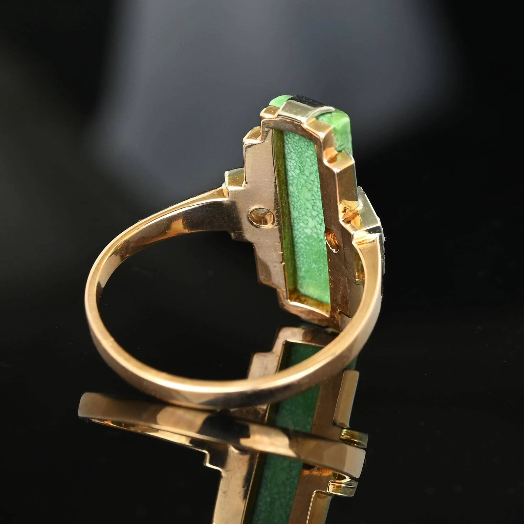 Unique Rose Cut Diamond Green Serpentine Ring in Gold